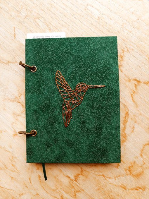 Carnet de notes ou Agenda " Le Colibri " Fait Main en simili - Brodé main - Rechargeable 